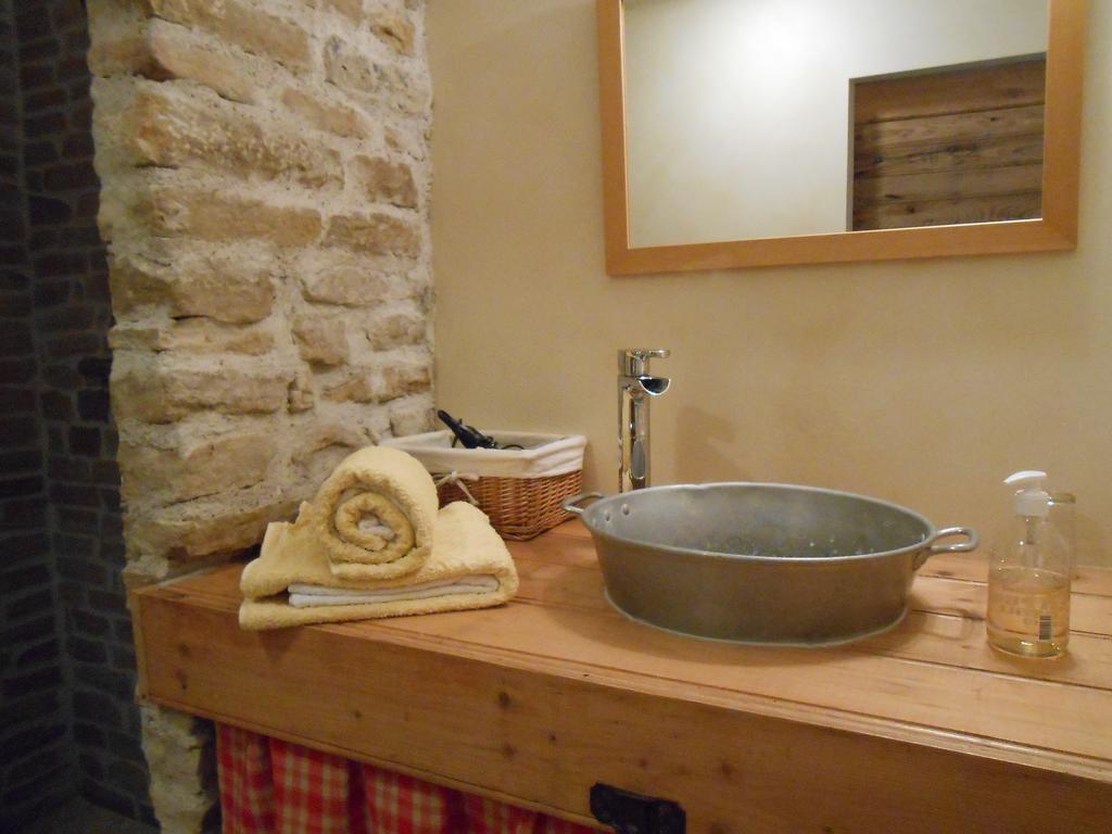 Bed and Breakfast Les Grands Pres Geney Pokój zdjęcie